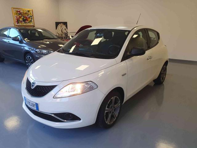 Lancia Ypsilon 1.2 89000km!!!, del 2016, 89.000 km, in vendita a Longarone (BL)
