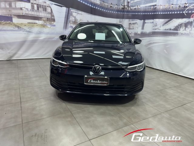 Volkswagen Golf 8 VIII 2.0 TDI 150 CV DSG SCR Life FULL-LED NAVI usato a CASAGIOVE