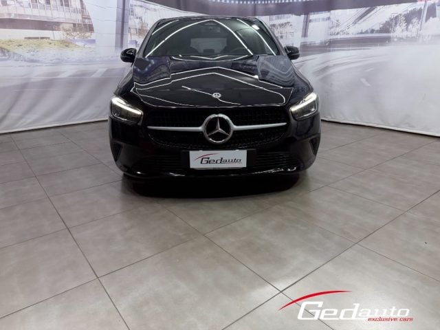 Mercedes-Benz B 180 d Automatic Progressive Advanced Plus FULL-LED NAV, del 2023, 47.500 km, in vendita a Casagiove (CE)