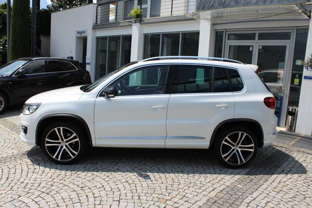 Volkswagen Tiguan 2.0 TDI 140 CV 4MOTION R-Line Tetto Hebasto - foto 2 di 4