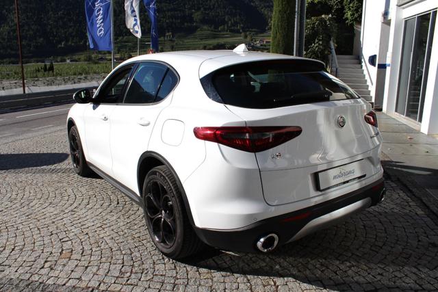 Alfa Romeo Stelvio 2.2 Turbodiesel 180 CV AT8 Q4 Executive - foto 3 di 4