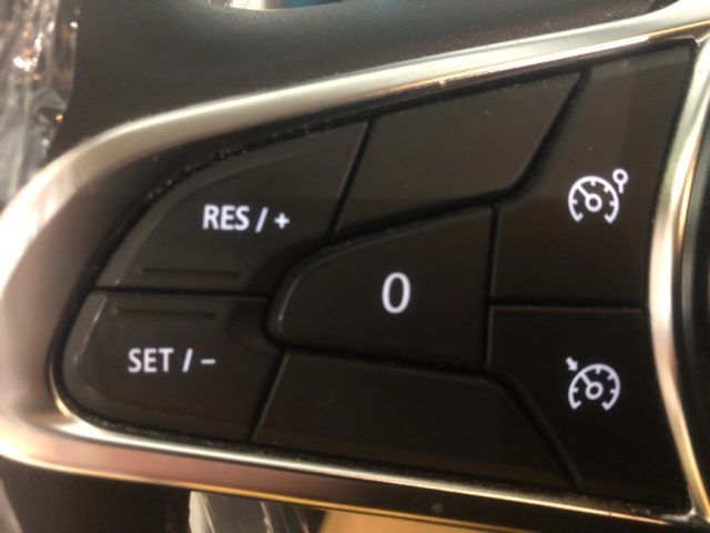 Renault Captur Full Hybrid 145 CV Initiale Paris NEOPATENTATI, del 2021, 45.000 km, in vendita a Padova (PD)