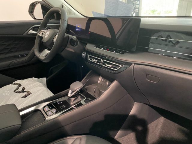 MG HS HEV Luxury - foto 4 di 4