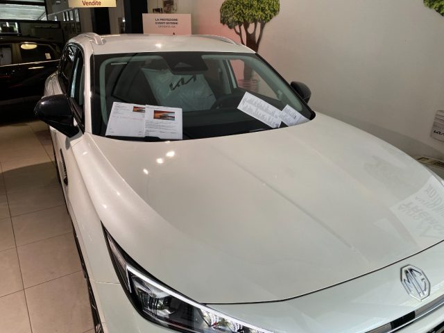 MG HS HEV Luxury - foto 2 di 4