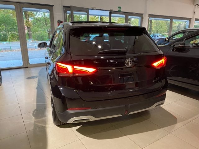 MG ZS 1.5 hybrid+ Luxury auto - foto 2 di 4