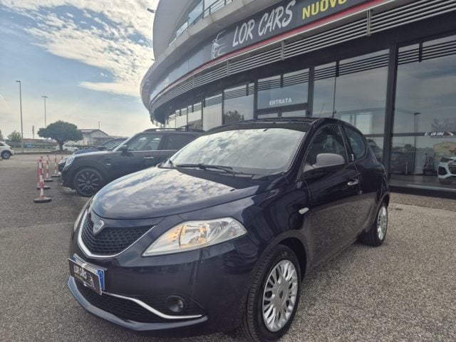Lancia Ypsilon 1.2 69 CV 5 porte GPL Ecochic Gold, del 2016, 83.900 km, in vendita a Monselice (PD)