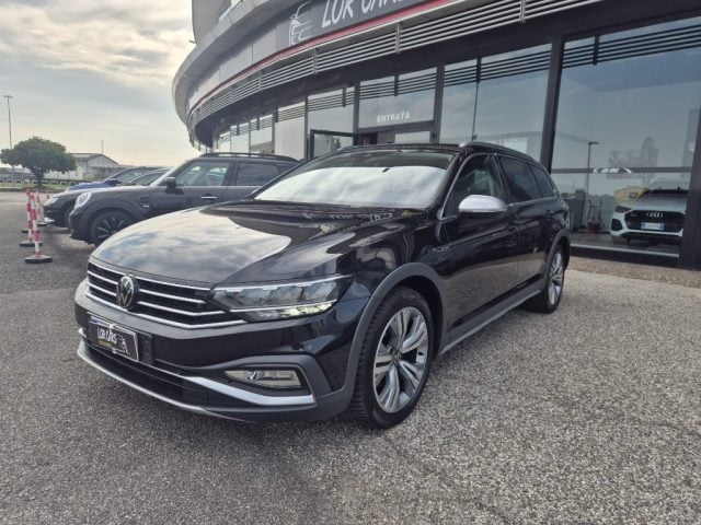 Volkswagen Passat Variant 2.0 TDI SCR 200 CV 4MOTION DSG Executive, del 2023, 176.000 km, in vendita a Monselice (PD)