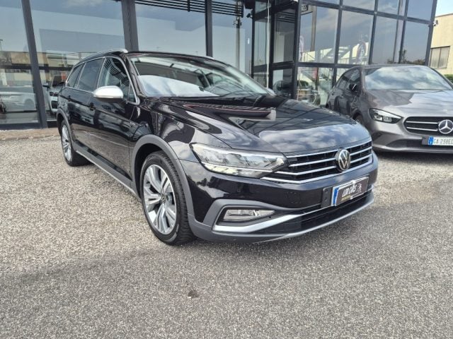 Volkswagen Passat Variant 2.0 TDI SCR 200 CV 4MOTION DSG Executive - foto 3 di 4