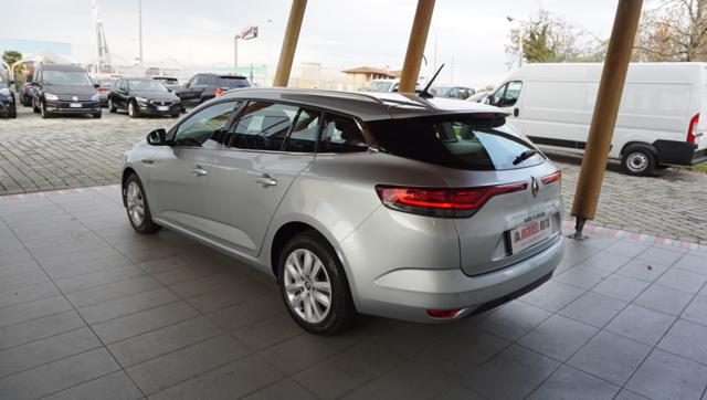 Renault Megane Mégane Sporter Blue dCi 115 CV EDC Equilibre - foto 3 di 50