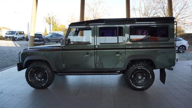 Land Rover Defender 110 2.5 Td5 cat S.W. S - foto 2 di 4