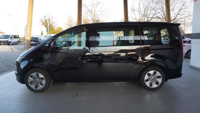 Hyundai STARIA 2.2 MT 2WD 9 posti Wagon - foto 2 di 4