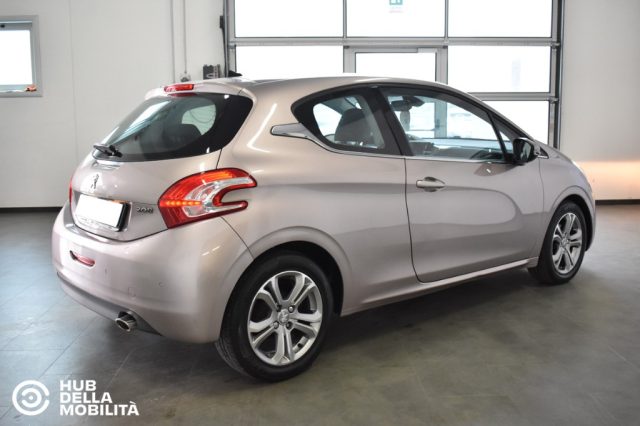 Peugeot 208 1.4 8V HDi 68CV 3p. Allure - foto 4 di 4