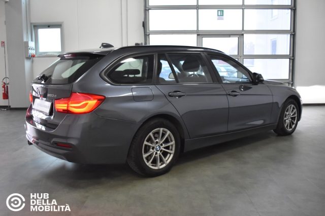 BMW 320 d xDrive Touring Business Advantage - foto 4 di 4