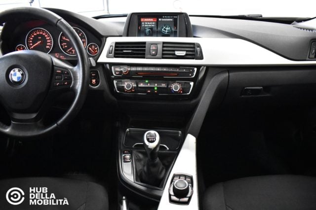 BMW 320 d xDrive Touring Business Advantage usato a FOLIGNO