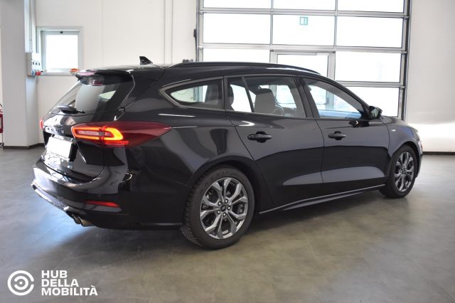 Ford Focus 1.5 EcoBlue 115 CV automatico SW ST-Line - foto 4 di 26