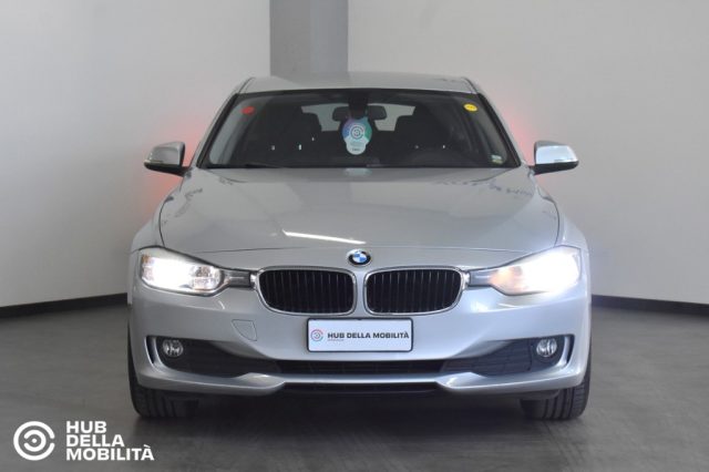 BMW 320 d xDrive Touring Business aut. usato a FOLIGNO