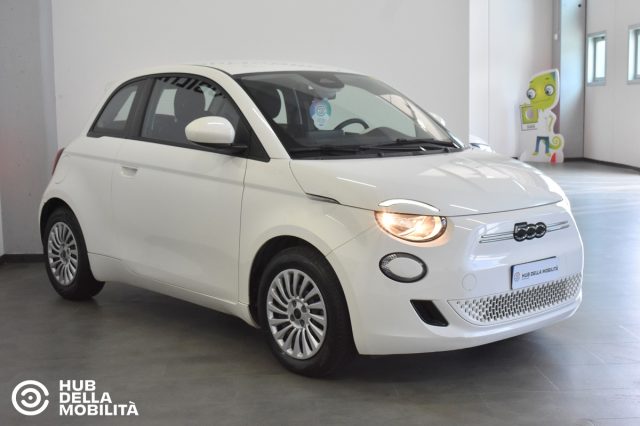 Fiat 500e Berlina 23,8 kWh - foto 3 di 4