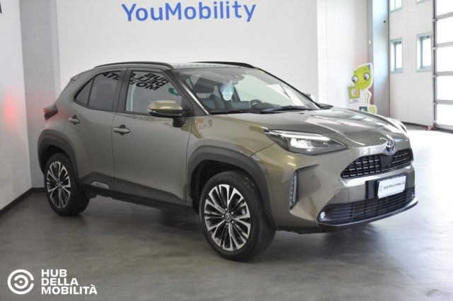 Toyota Yaris Cross 1.5 Hybrid 5p. E-CVT AWD-i Lounge - foto 2 di 4