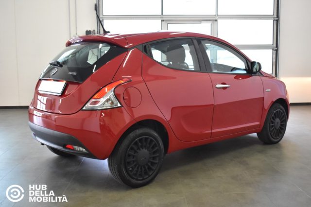 Lancia Ypsilon 1.0 FireFly 5 porte S&S Hybrid Silver - foto 4 di 4