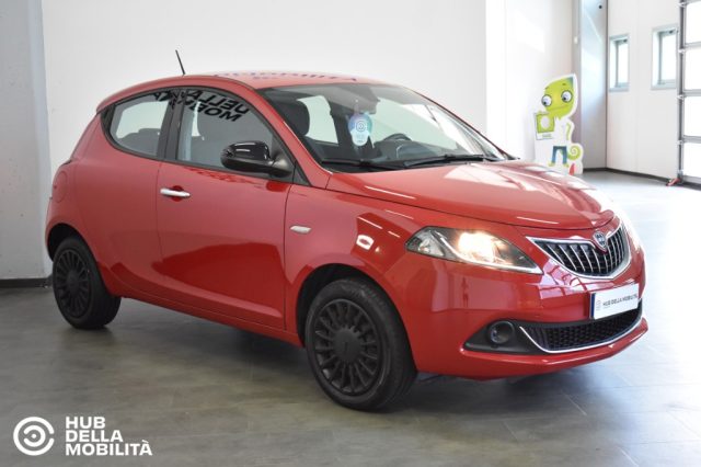 Lancia Ypsilon 1.0 FireFly 5 porte S&S Hybrid Silver - foto 2 di 4