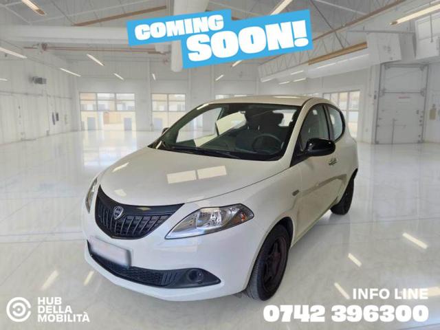 Lancia Ypsilon 1.0 FireFly 5 porte S&S Hybrid Silver Plus - foto 3 di 4