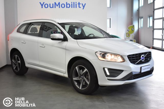 Volvo XC60 D3 R-design Momentum - foto 2 di 4