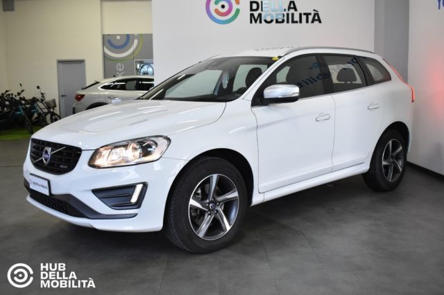Volvo XC60 D3 R-design Momentum - foto 3 di 4