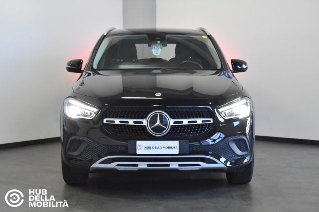 Mercedes-Benz GLA 180 d Automatic Business, del 2023, 51.318 km, in vendita a Foligno (PG)