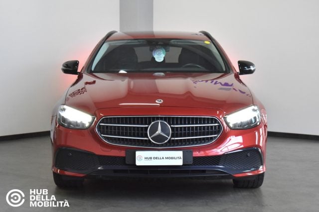 Mercedes-Benz E 300 d S.W. 4Matic Auto Mild hybrid Business Sport, del 2022, 63.351 km, in vendita a Foligno (PG)
