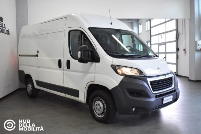 Peugeot Boxer 335 2.0 BlueHDi 130CV PM-TM Furgone 3 posti, del 2017, 239.354 km, in vendita a Foligno (PG)