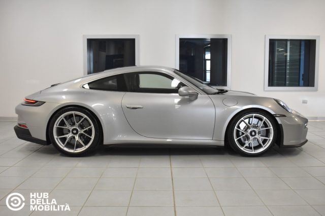 Porsche 992 GT3 Touring - foto 4 di 4
