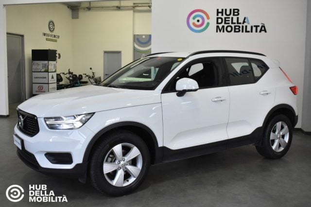 Volvo XC40 T3 Business - foto 3 di 4