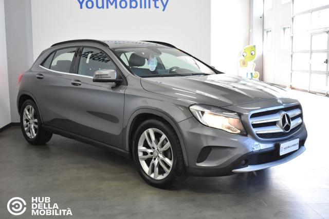 Mercedes-Benz GLA 200 d Automatic Business - foto 2 di 4