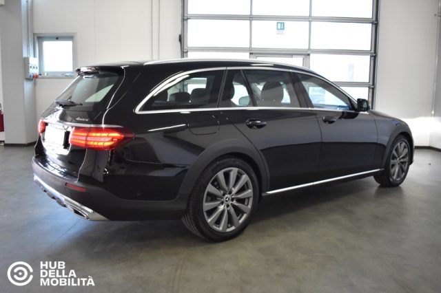 Mercedes-Benz E 220 d S.W. 4Matic Auto Business Sport All-Terrain - foto 4 di 4