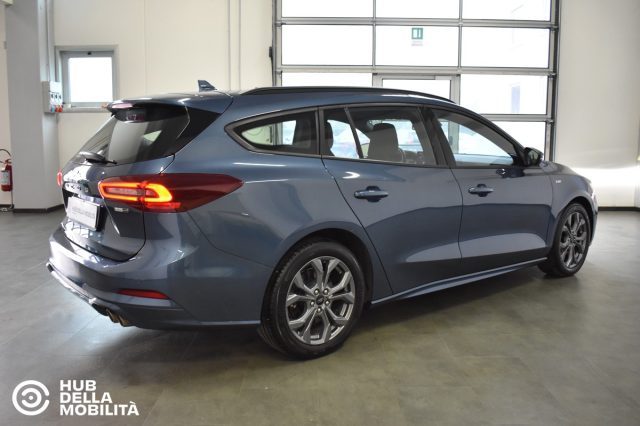 Ford Focus 1.0 EcoBoost Hybrid 125 CV SW ST-Line - foto 4 di 27