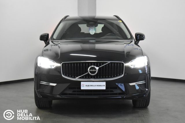 Volvo XC60 B4 (d) AWD automatico Business usato a FOLIGNO