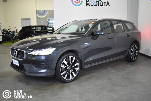 Volvo V60 Cross Country D4 AWD Geartronic Pro - foto 3 di 4