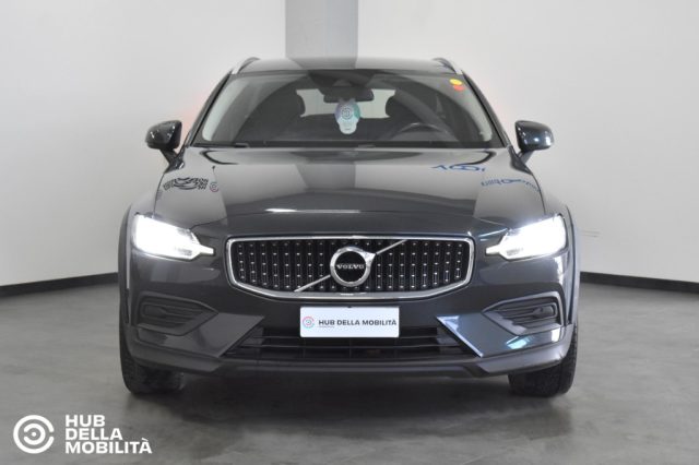 Volvo V60 Cross Country D4 AWD Geartronic Pro usato a FOLIGNO