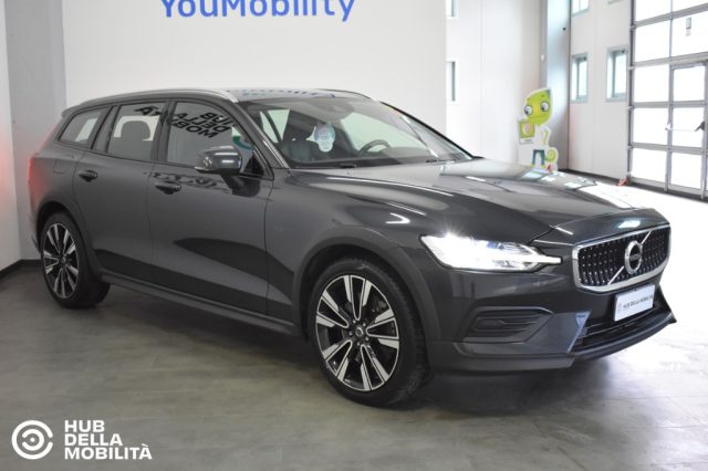 Volvo V60 Cross Country D4 AWD Geartronic Pro - foto 2 di 4