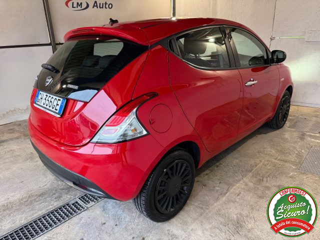 Lancia Ypsilon 1.0 FireFly 5 porte S&S Hybrid NEOPATENTATI - foto 4 di 4