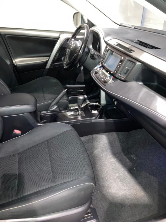 Toyota RAV 4 RAV4 2.5 Hybrid 2WD Active usato a CASTELDACCIA