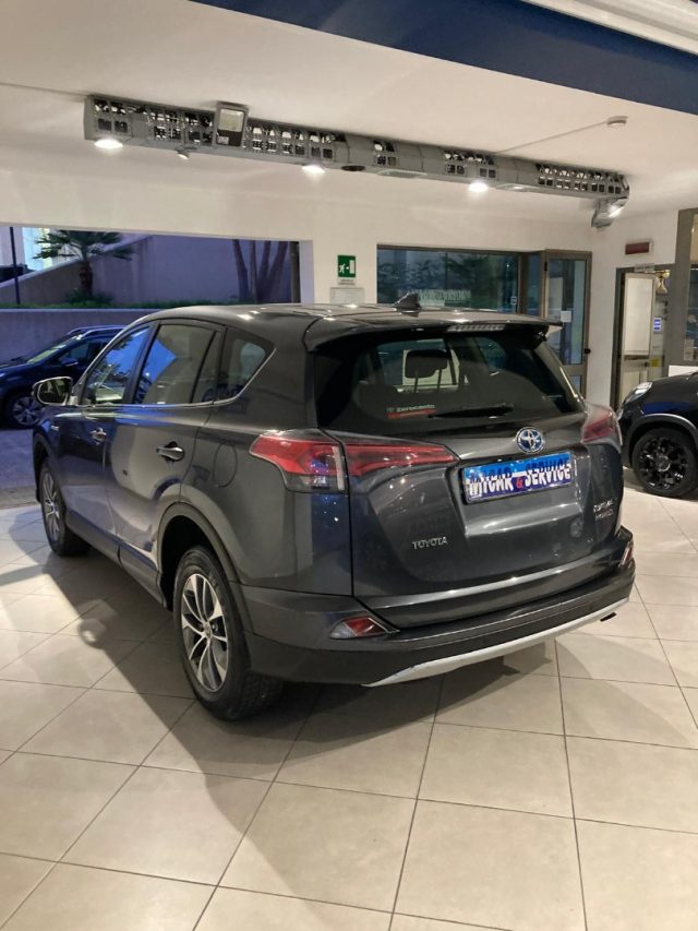 Toyota RAV 4 RAV4 2.5 Hybrid 2WD Active usato a CASTELDACCIA