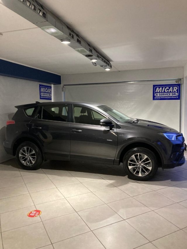 Toyota RAV 4 RAV4 2.5 Hybrid 2WD Active usato a CASTELDACCIA