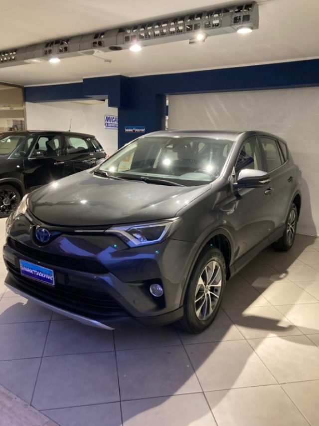Toyota RAV 4 RAV4 2.5 Hybrid 2WD Active usato a CASTELDACCIA