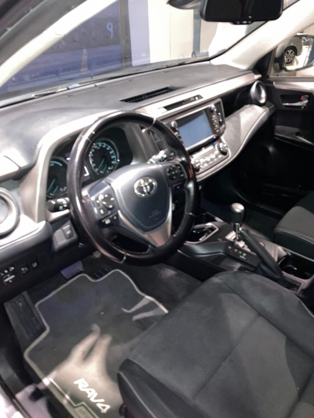 Toyota RAV 4 RAV4 2.5 Hybrid 2WD Active usato a CASTELDACCIA