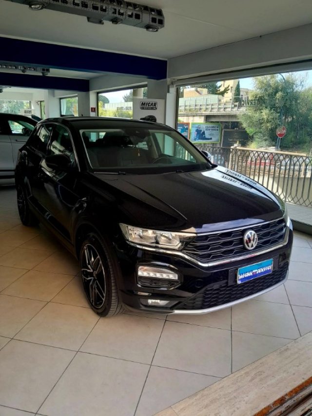 Volkswagen T-Roc 1.6 TDI SCR Business BlueMotion Technology usato a CASTELDACCIA