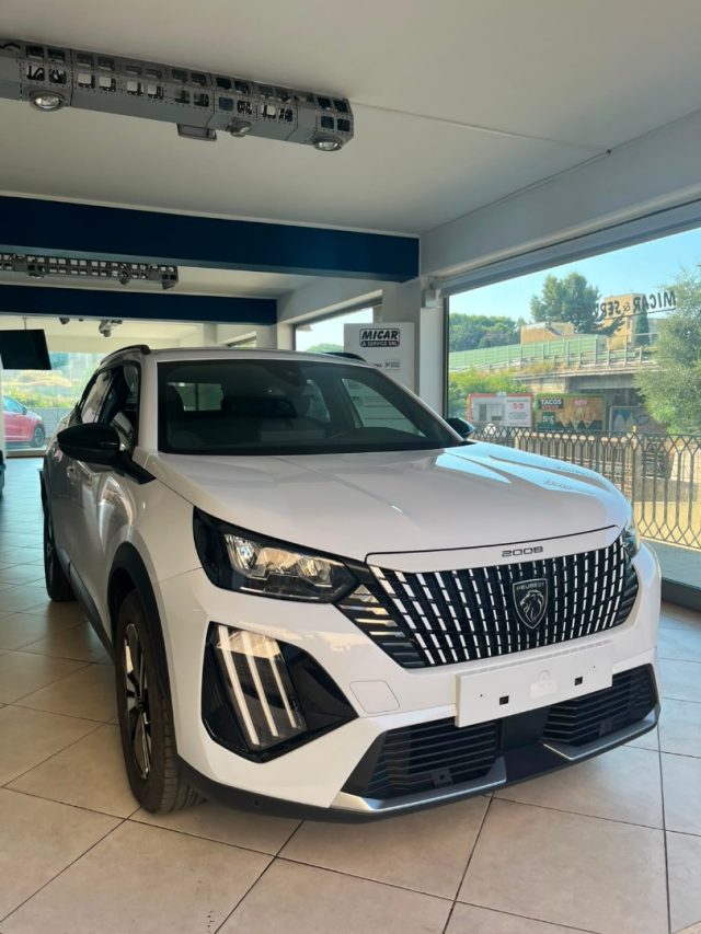 Peugeot 2008 PureTech 100 S&S Allure usato a CASTELDACCIA
