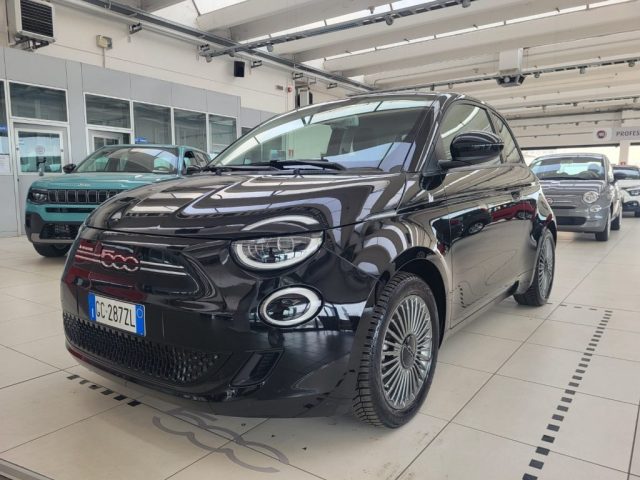 Fiat 500 Icon Berlina 42 kWh accessoriata LED ecc - foto 1 di 4