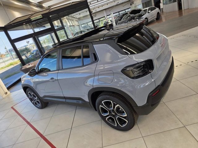 Jeep Avenger 1.2 turbo e-hybrid mhev Summit fwd 110cv edct6 - foto 2 di 4