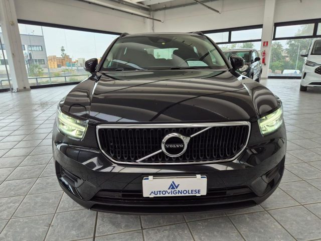 Volvo XC40 T3 Momentum BELLISSIMA +4 CERCHI E GOMME - foto 2 di 4